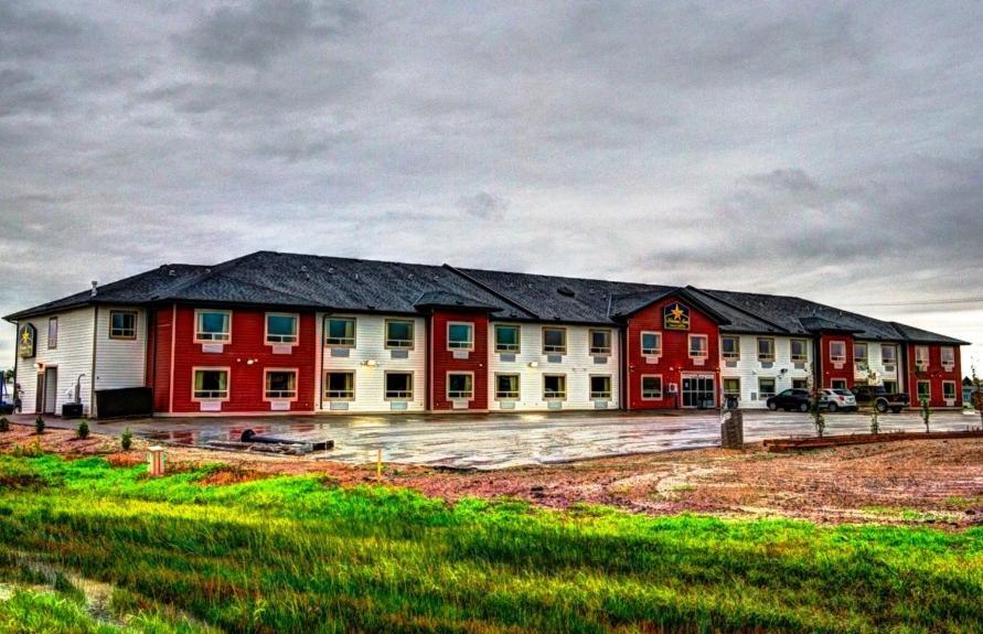 Western Star Inn & Suites Stoughton Εξωτερικό φωτογραφία
